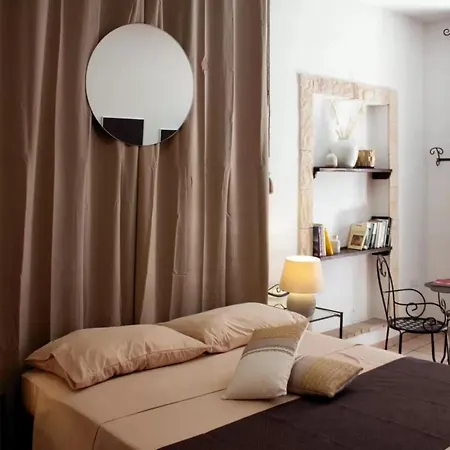 Castello Rooms Guesthouse-3