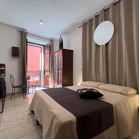 Castello Rooms Guesthouse-2