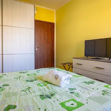 Holos Apartment-2