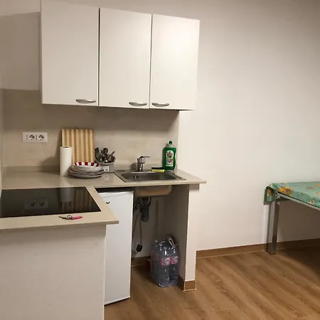 Arenada Apartment And Rooms Sud-2