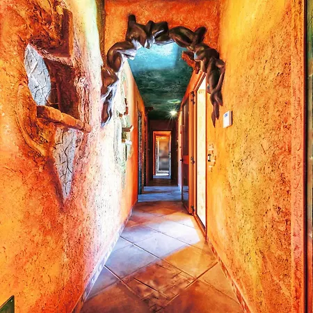 Casa Gaudi - House & Rooms-3