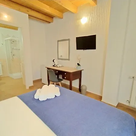 Holmann Suite & Rooms-3