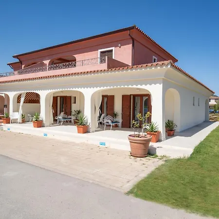 Ambra Holiday Rooms - Rooms & Beach-3