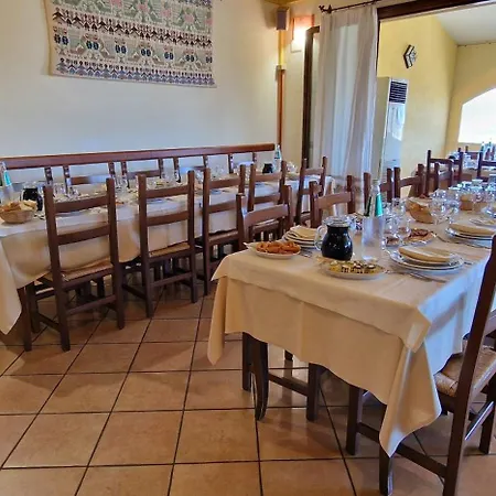 Albergo Ristorante Pizzeria Monte Arcosu-3