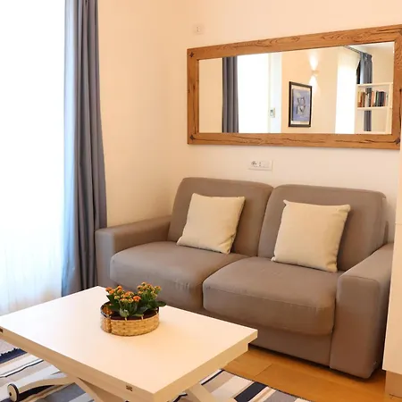 Elegant Apartment With Panoramic View-3