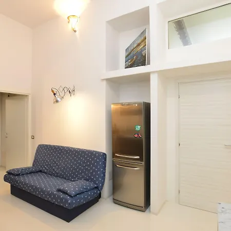 Izzhome Dsign-2
