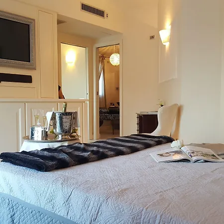 White House Luxury Hospitality-3