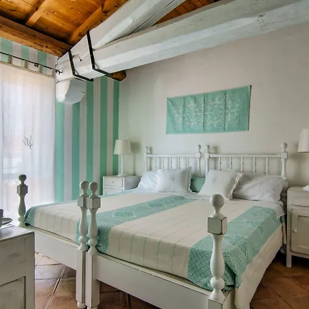 Domus Corallia-Luxury Rooms-3