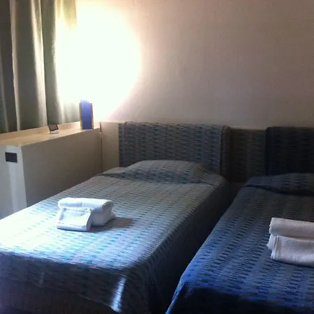 Town & Country Guest House B&B-2