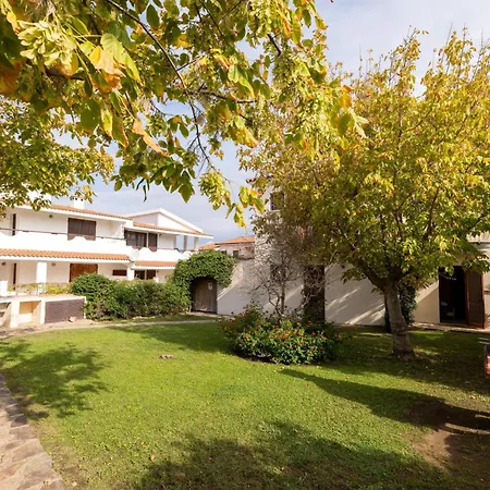 Isa-Apartments With Air Conditioning And External Outdoor Space In Budoni, At Only 300 M From The Beach-3