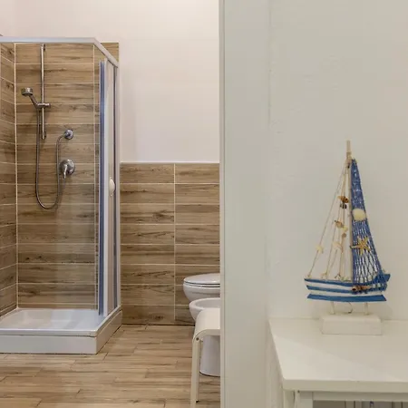 White Shell Rooms Self Check-In-3