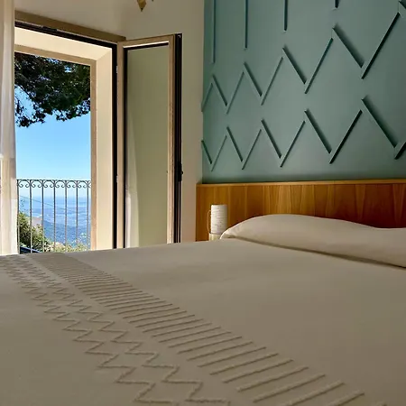 Tarsis Guest House-2