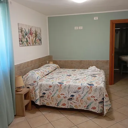 Roccabianca Rooms & Studios-3