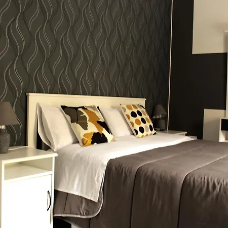 Chloe'S Rooms-2