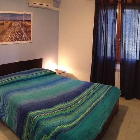 B&B Hibiscus-2