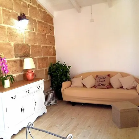 La Casetta Holiday Home-3