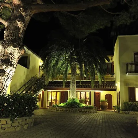 Country Hotel Vessus-3