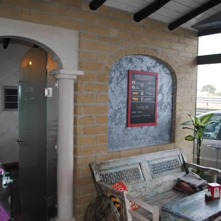 Luxar Room-2
