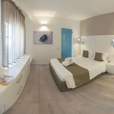 Rigel Villanova Rooms-3
