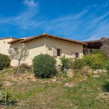 Villa Immersa Nel Verde Con Meravigliosa Vista Mare-2