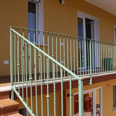 Luigi Apartments&Rooms-3