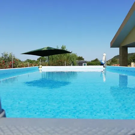 Villa con piscina Su Conte-2