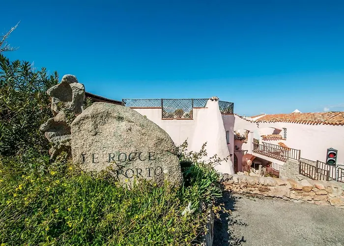 Apartamento PORTO-CERVOCasa con piscina e vista yachts Porto Cervo admite animales