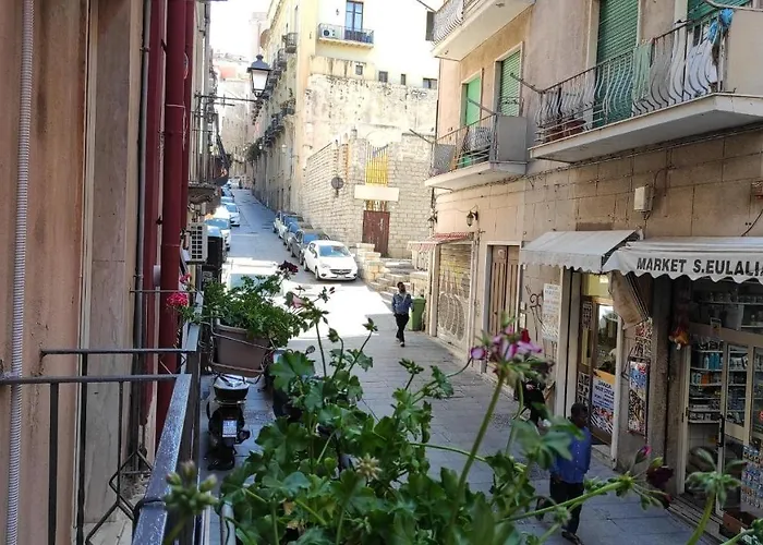 Claire De Lune Rooms Cagliari