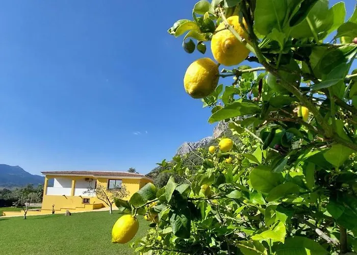Villa Indipendente con PISCINA USO ESCLUSIVO Internet illimitato Siniscola con Piscina