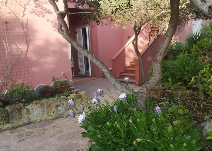 B&B Domus Oriens - monolocale indipendente in villa Portoscuso