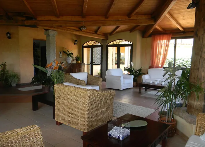 Affittacamere Relais Fenicottero Rosa Porto San Paolo  con Piscina