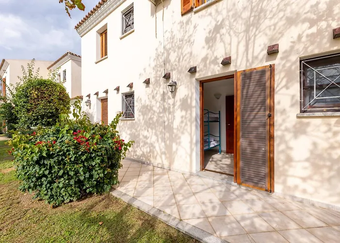 Isa-Apartments With Air Conditioning And External Outdoor Space In Budoni, At Only 300 M From The Beach