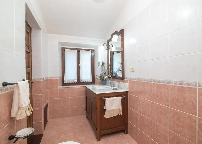 Villa Peditoltu Olbia met een Zwembad