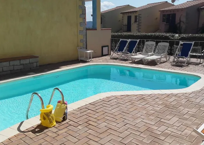 Borgo Marino Badesi Aparthotel