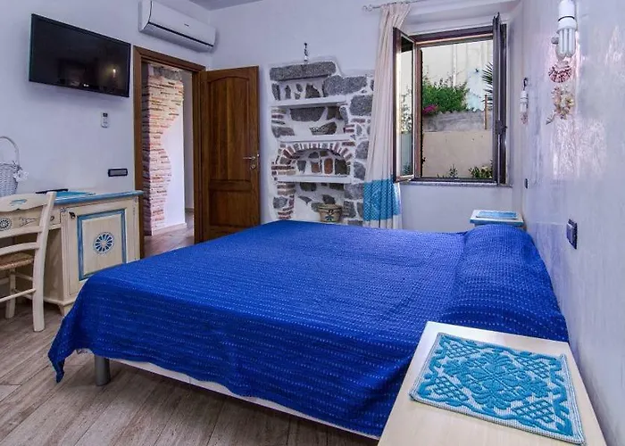 Room Tortoli'