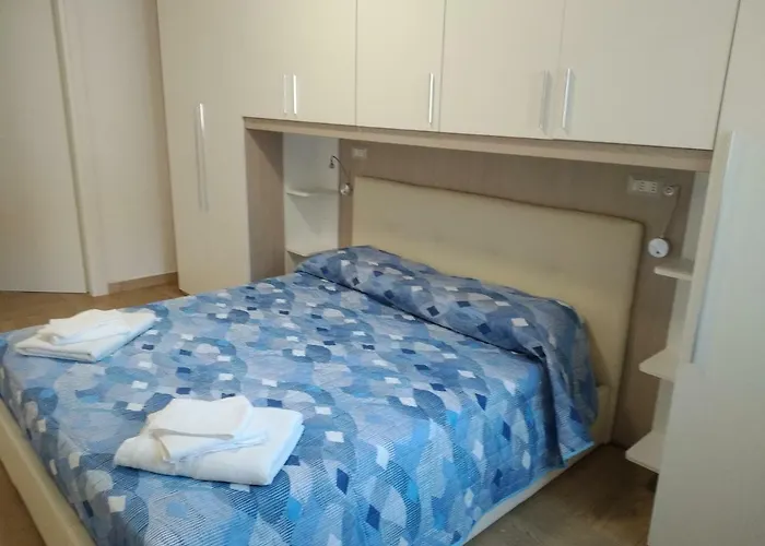 CAMERA BLU E BAGNO 2pers PARCHEGGIO Oristano