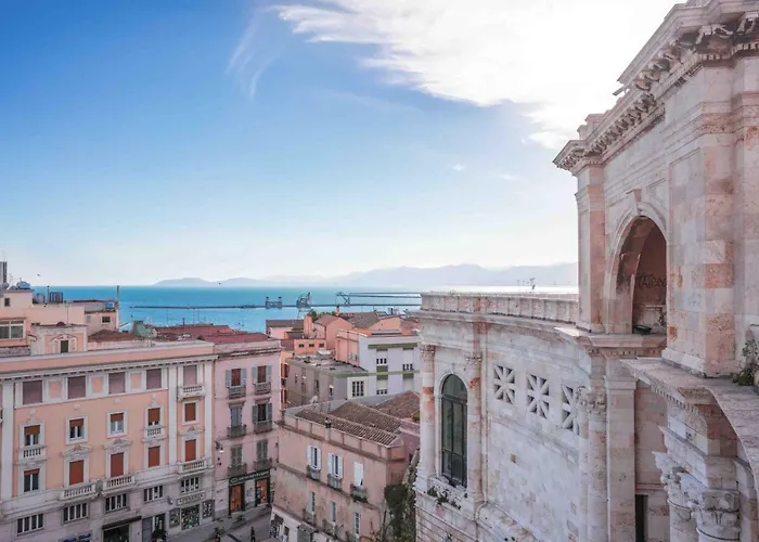 Modern Apartment In Historic Building Cagliari